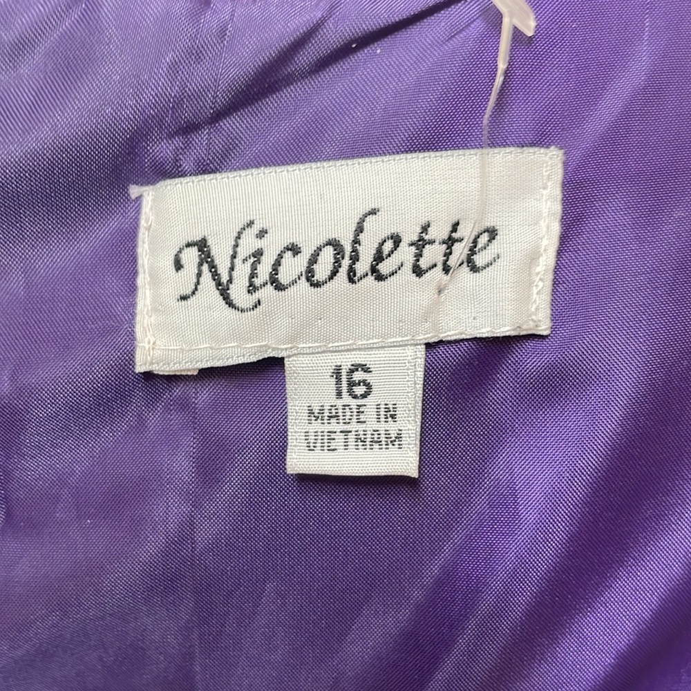 Dress - Picture 4 of 5